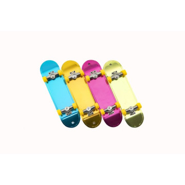 Skateboard prstový šroubovací plast 9cm s doplňky 4 barvy v krabičce 14x14x4cm