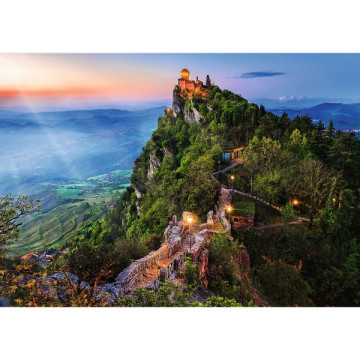 Puzzle Premium Plus - Photo Odyssey: Cesta Tower,San Marino 1000 dílků 68,3x48cm v krabici 40x27x6cm