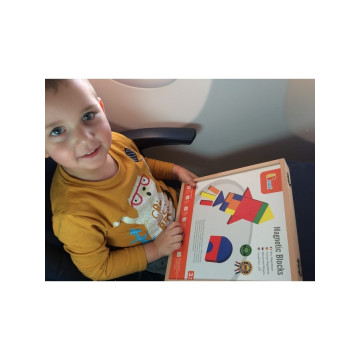 Dřevěný kufřík s magnetickými kostkami pro děti Viga, Multicolor