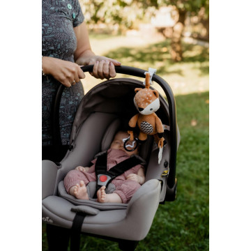 Srneček babyted natahovací hrací strojek plyš 30cm závěs na postýlku/kočárek na kartě v sáčku 0m+