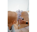 Zajíček babyted natahovací hrací strojek plyš 30cm závěs na postýlku/kočárek na kartě v sáčku 0m+