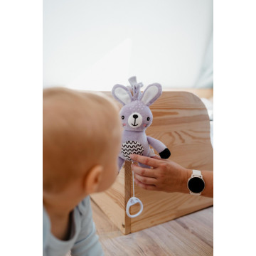 Zajíček babyted natahovací hrací strojek plyš 30cm závěs na postýlku/kočárek na kartě v sáčku 0m+