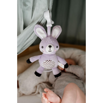 Zajíček babyted natahovací hrací strojek plyš 30cm závěs na postýlku/kočárek na kartě v sáčku 0m+