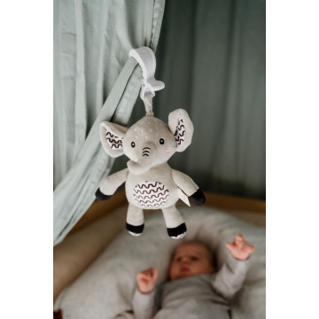 Slon babyted natahovací hrací strojek plyš 30cm závěs na postýlku/kočárek na kartě v sáčku 0m+