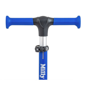 Tříkolová balanční koloběžka-scooter se sedátkem FUZZY Milly Mally blue, Modrá
