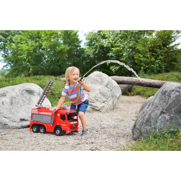 Hasičské auto Giga Trucks Mercedes 66cm