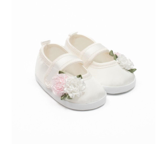 Kojenecké saténové capáčky New Baby Ivory Flowers 0-3 m